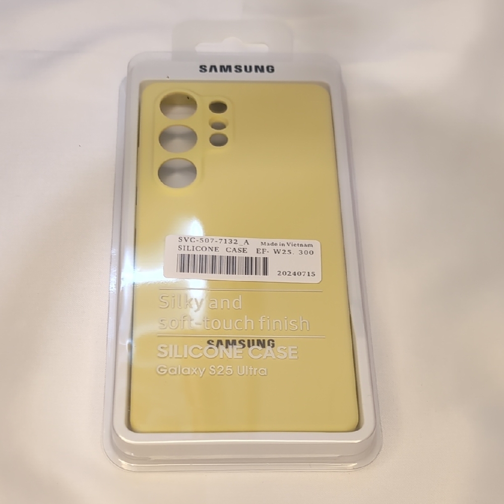 Samsung Galaxy S25 Ultra Soft Silicone Case - Cream